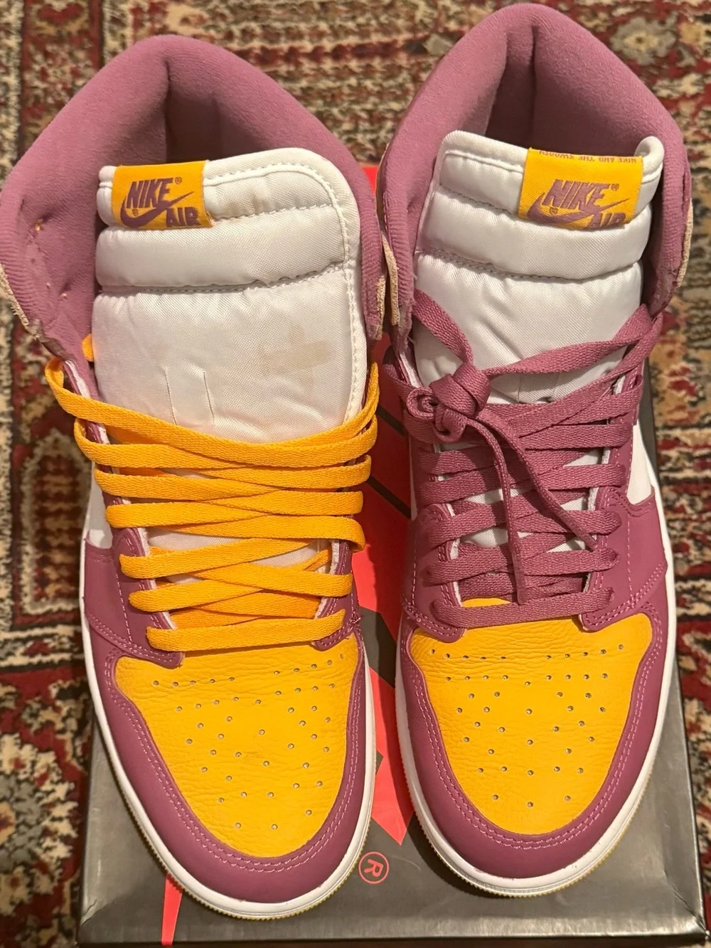 Jordan 1 Retro High OG Brotherhood- Sneakers in Pink, Yellow & White